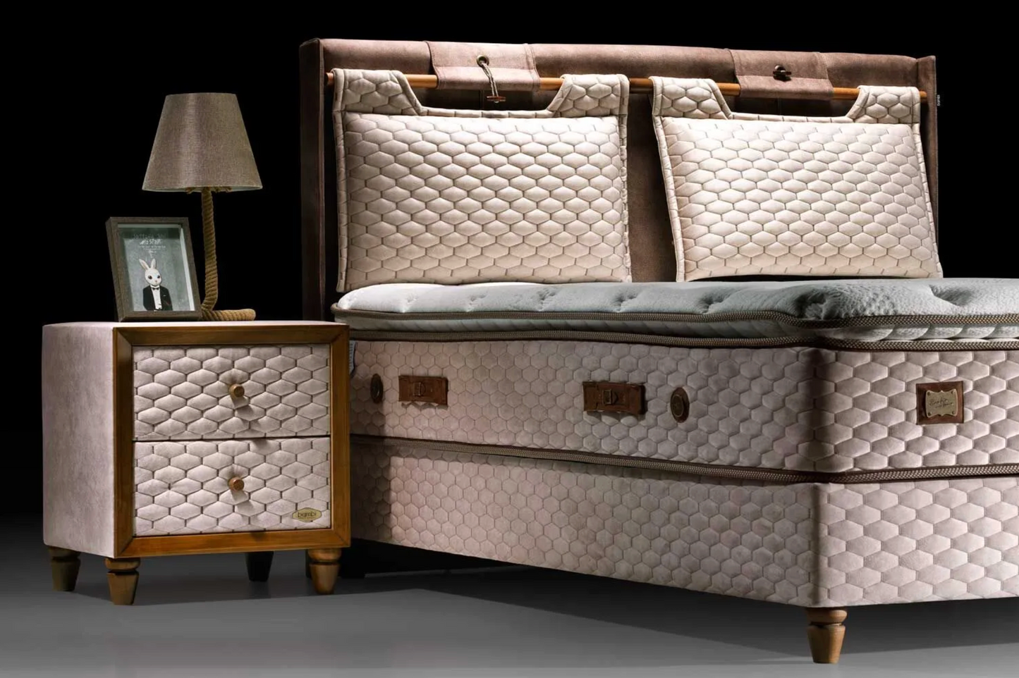 ماجناساند - منضدة جانبية