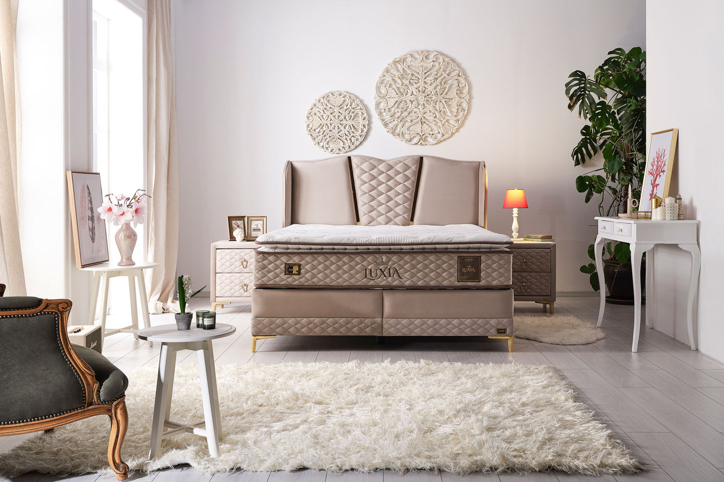 Luxia - Storage Bed