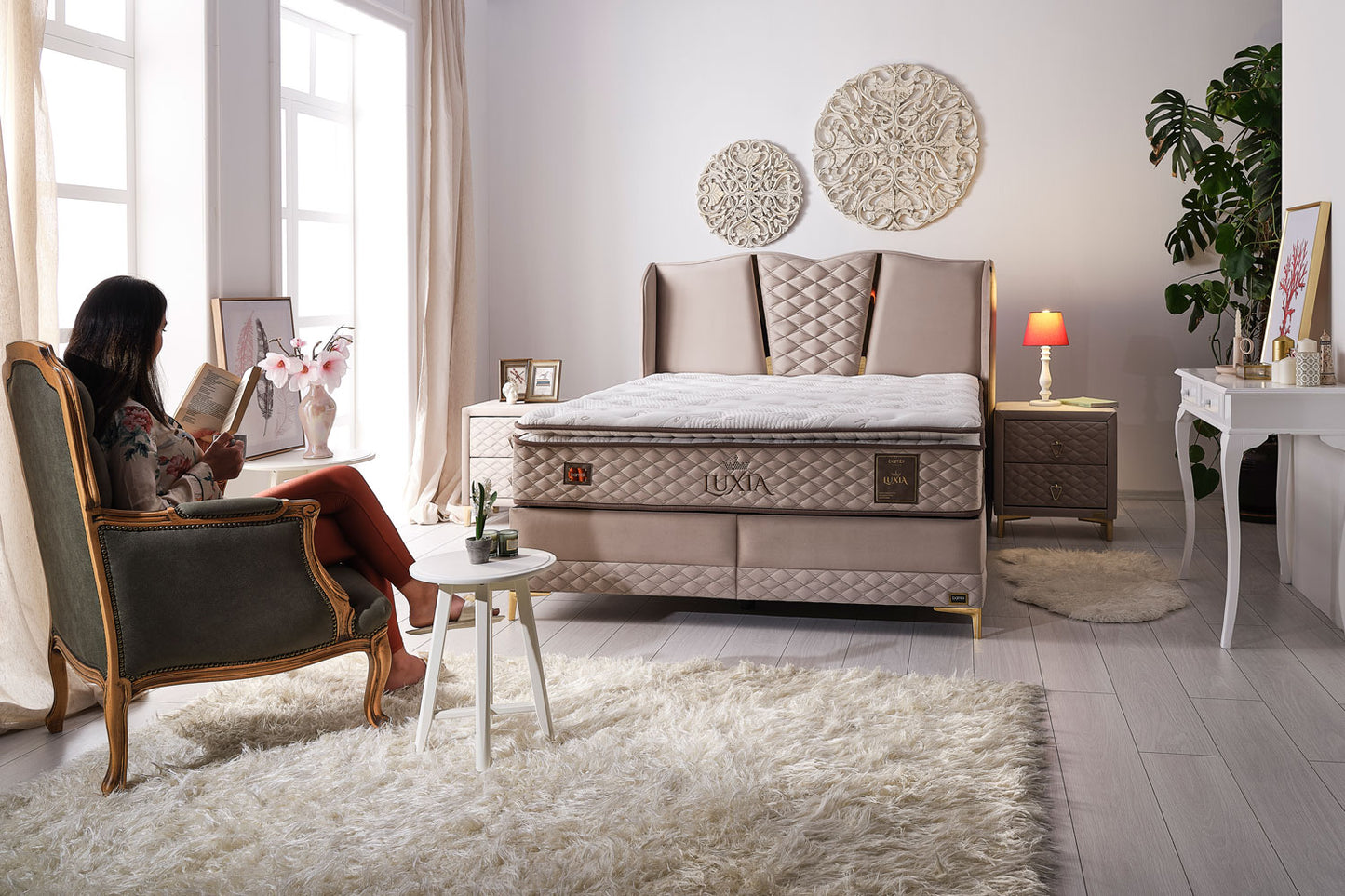Luxia - Storage Bed