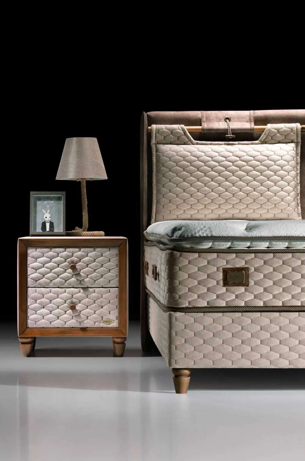 ماجناساند - منضدة جانبية